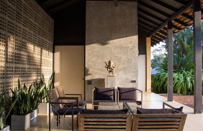 Historically Important Architecturally Stunning Hilltop Villa - Foto 22