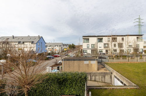 Foto 13 - Modern Stylish Apartment w Balcony View