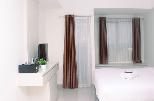 Photo 2 - Nice Studio At Oasis Cikarang Apartment