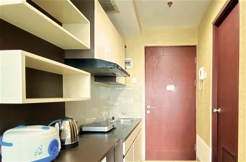 Foto 6 - Good Deal Studio Room At Taman Melati Jatinangor Apartment