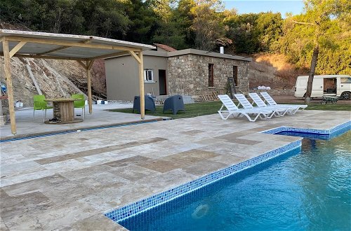 Foto 23 - Lovely Stonehouse With Pool and Backyard in Izmir