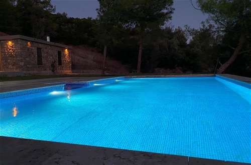 Photo 4 - Lovely Stonehouse With Pool and Backyard in Izmir