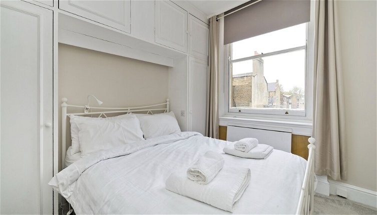 Photo 1 - Charming Apartment Close to Kings Road Chelsea by Underthedoormat