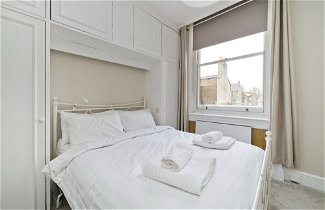 Foto 1 - Charming Apartment Close to Kings Road Chelsea by Underthedoormat