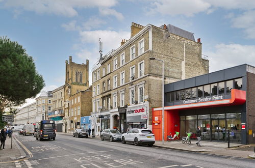 Photo 20 - Charming Apartment Close to Kings Road Chelsea by Underthedoormat