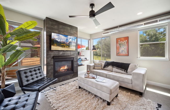 Swanky Townhome Near Old Town, Breweries and River - Foto 14