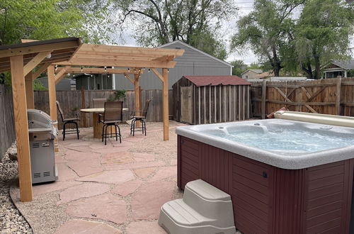 Photo 31 - Charming Bungalow With Hot Tub, Fire Pit & Bikes