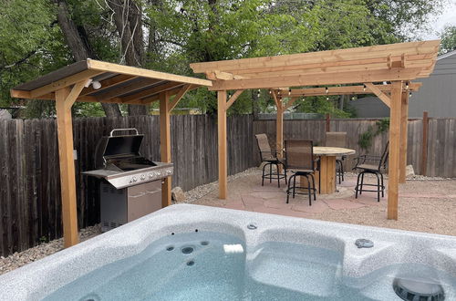 Photo 25 - Charming Bungalow With Hot Tub, Fire Pit & Bikes