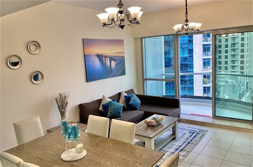Foto 22 - Whitesage - Marina Gem, Fancy Apartment with Waterfront Views
