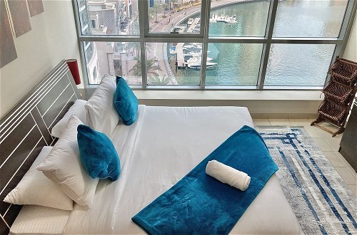 Photo 3 - Whitesage - Marina Gem, Fancy Apartment with Waterfront Views