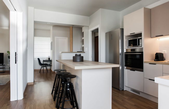 Celestial 3BR Apartment with Balcony - Foto 14