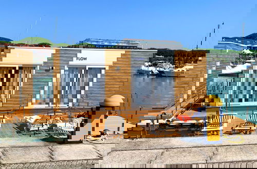 Photo 16 - Floating Resort