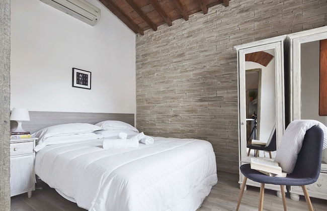 A Few Steps to The Duomo Beautiful 2BD Apt - Photo 4
