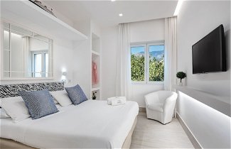 Photo 3 - Total White Home Sorrento