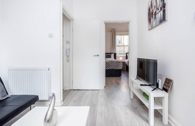 Stunning 1-bed Apartment in London Lewisham - Foto 2