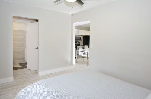 Photo 16 - Hallandale Beach Apartments