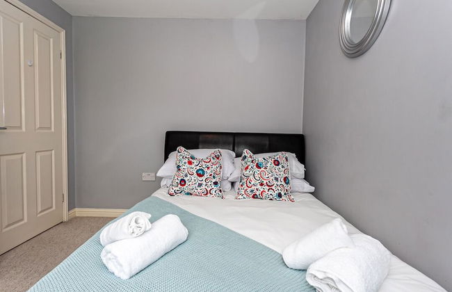 Irlam's Home from Home - Photo 6