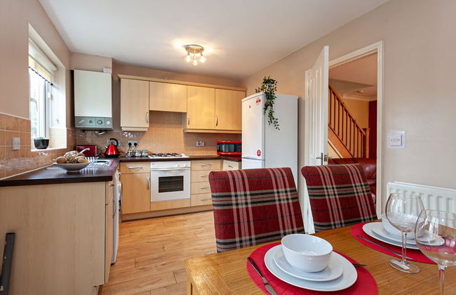 Irlam's Home from Home - Photo 13