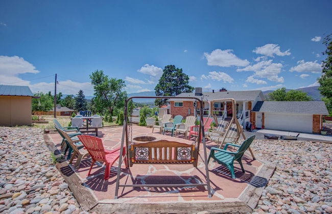 Garden-level Perfect Hot tub Fire Pit & More! - Photo 29