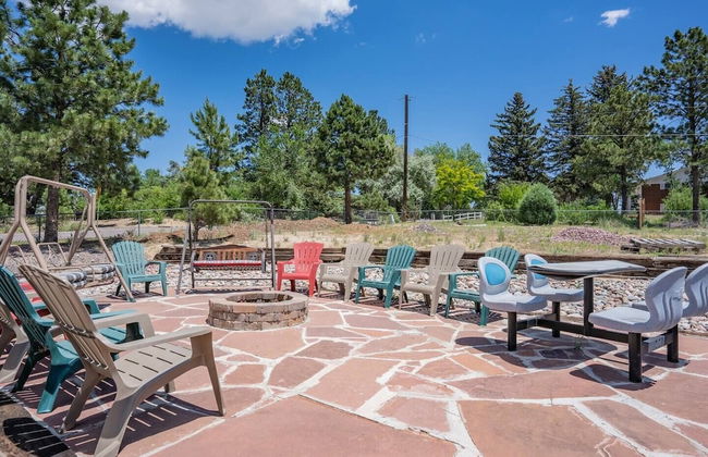Garden-level Perfect Hot tub Fire Pit & More! - Photo 31