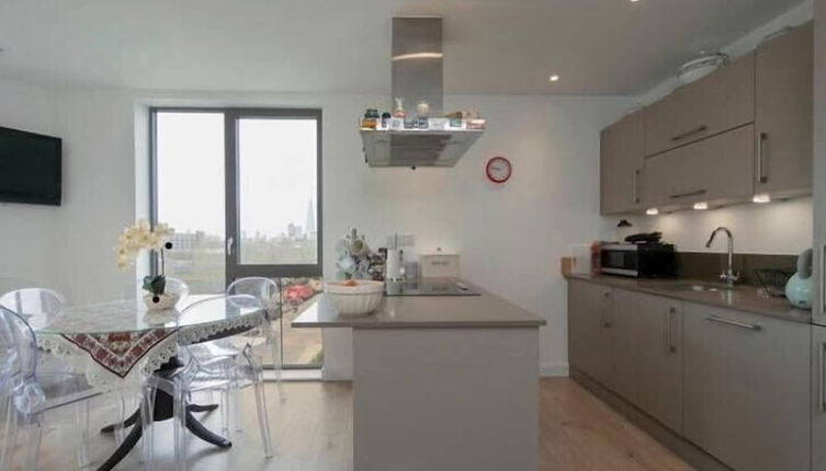 Foto 1 - Stylish 1 Bedroom Apartment near London City