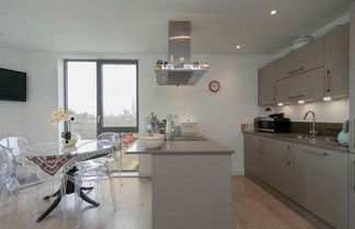 Foto 1 - Stylish 1 Bedroom Apartment near London City