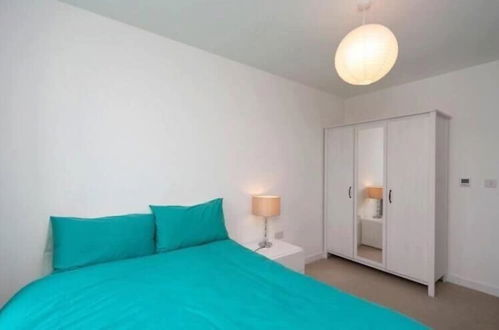 Foto 11 - Stylish 1 Bedroom Apartment near London City