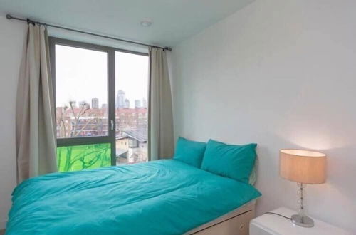 Photo 13 - Stylish 1 Bedroom Apartment near London City