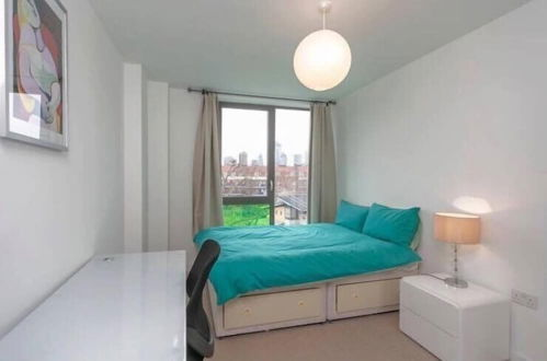 Photo 2 - Stylish 1 Bedroom Apartment near London City