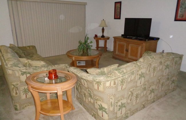R1 Legacy Park 5 bed / 3 Bath - Foto 11