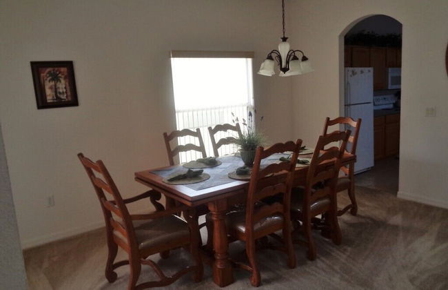 R1 Legacy Park 5 bed / 3 Bath - Foto 2