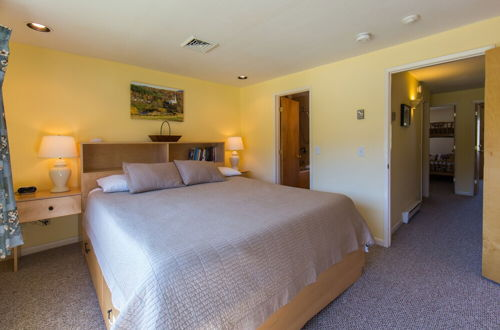Photo 9 - Smugglers' Notch Resort Private Suites
