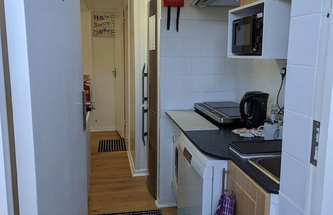 Beautiful Independent Apartment in London, UK - Photo 12
