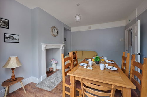 Photo 9 - Detached 3 Bed House, Ideal for Long Stays & Pets