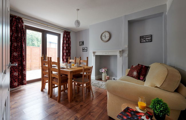 Detached 3 Bed House, Ideal for Long Stays & Pets - Photo 12