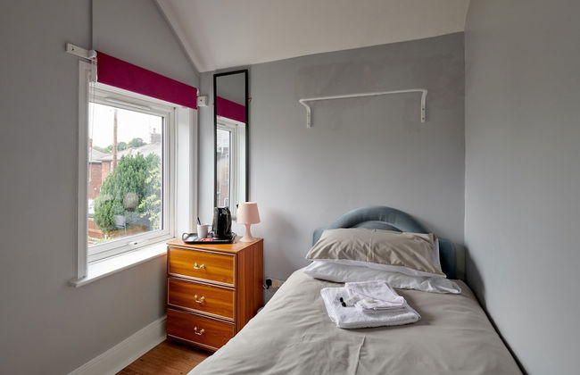 Detached 3 Bed House, Ideal for Long Stays & Pets - Photo 2