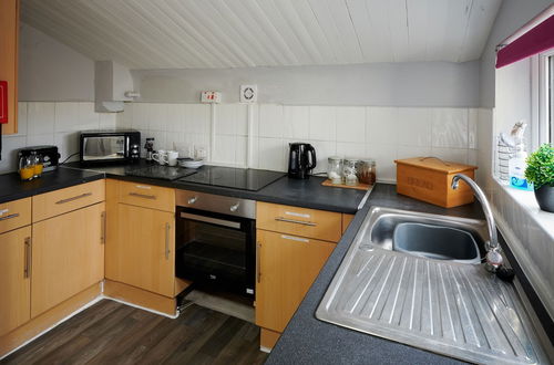 Photo 8 - Detached 3 Bed House, Ideal for Long Stays & Pets