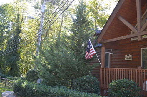 Photo 13 - The Esmeralda Inn at Lake Lure