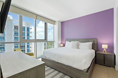 Photo 6 - Dharma Home Suites Miami at Monte Carlo