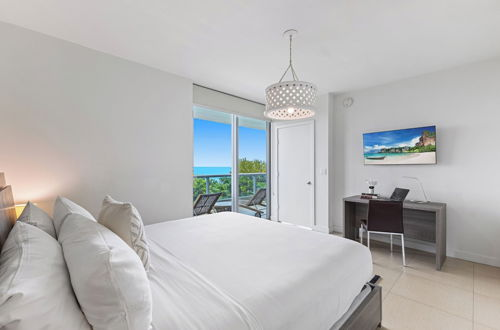 Photo 8 - Dharma Home Suites Miami at Monte Carlo