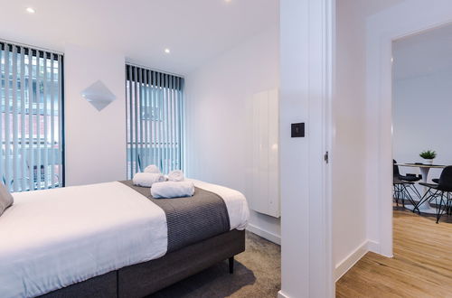 Photo 15 - Hilltop Serviced Apartments - Piccadilly