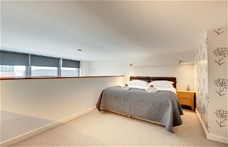 Photo 1 - Week2Week Stunning 1 Bed Apartment Newcastle City Centre