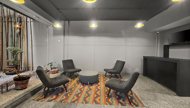 Coin salon dans le hall