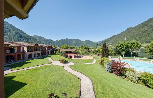 Idro Apartment With Shared Pool - Photo 33