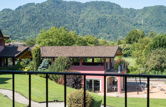 Idro Apartment With Shared Pool - Photo 31