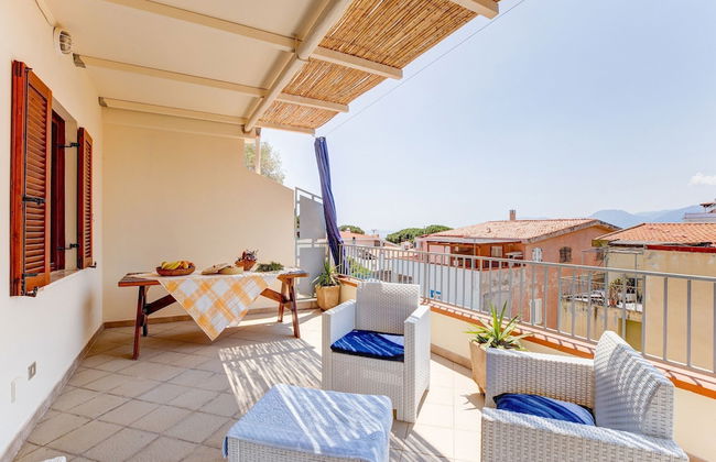 Restful Apartment in Cala Gonone with Balcony near Sea Beach - Foto 1