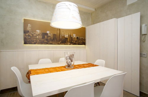 Photo 8 - BarcelonaForRent Market Suites