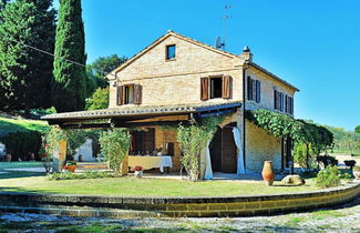 Foto 1 - Elegant Villa in Montecosaro Italy with Hot Tub