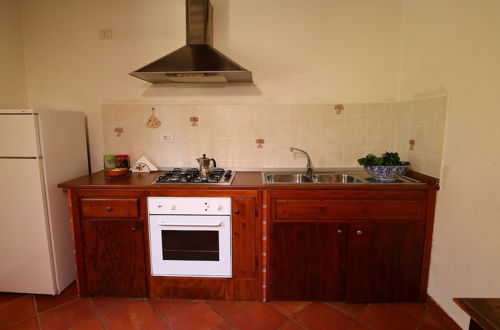 Foto 6 - Beautiful Farmhouse with Hot Tub in Umbria