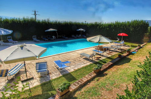 Photo 14 - Beautiful Farmhouse with Hot Tub in Umbria